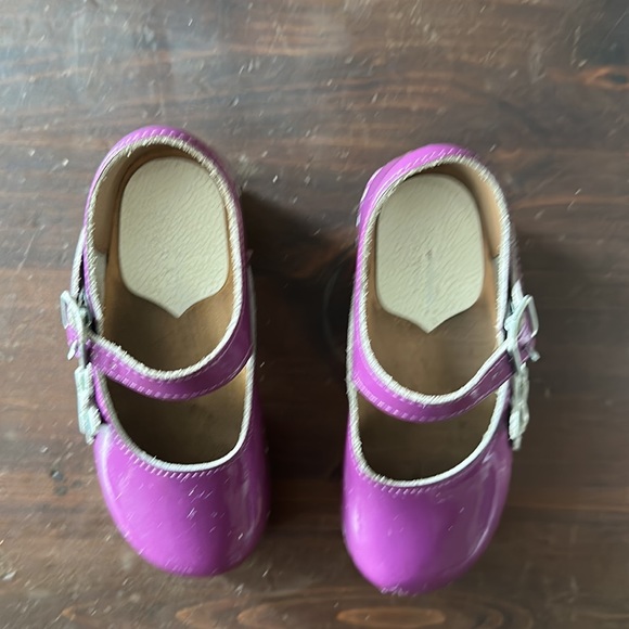 Hannah Anderson clogs, girls size 28 - Picture 2 of 5